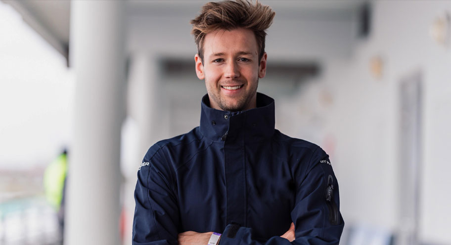 デニス・マーシャル PHOTO